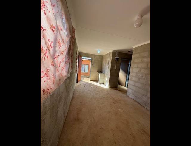 2 BEDROOM FREESTANDING FOR SALE IN MPOPHOMENI